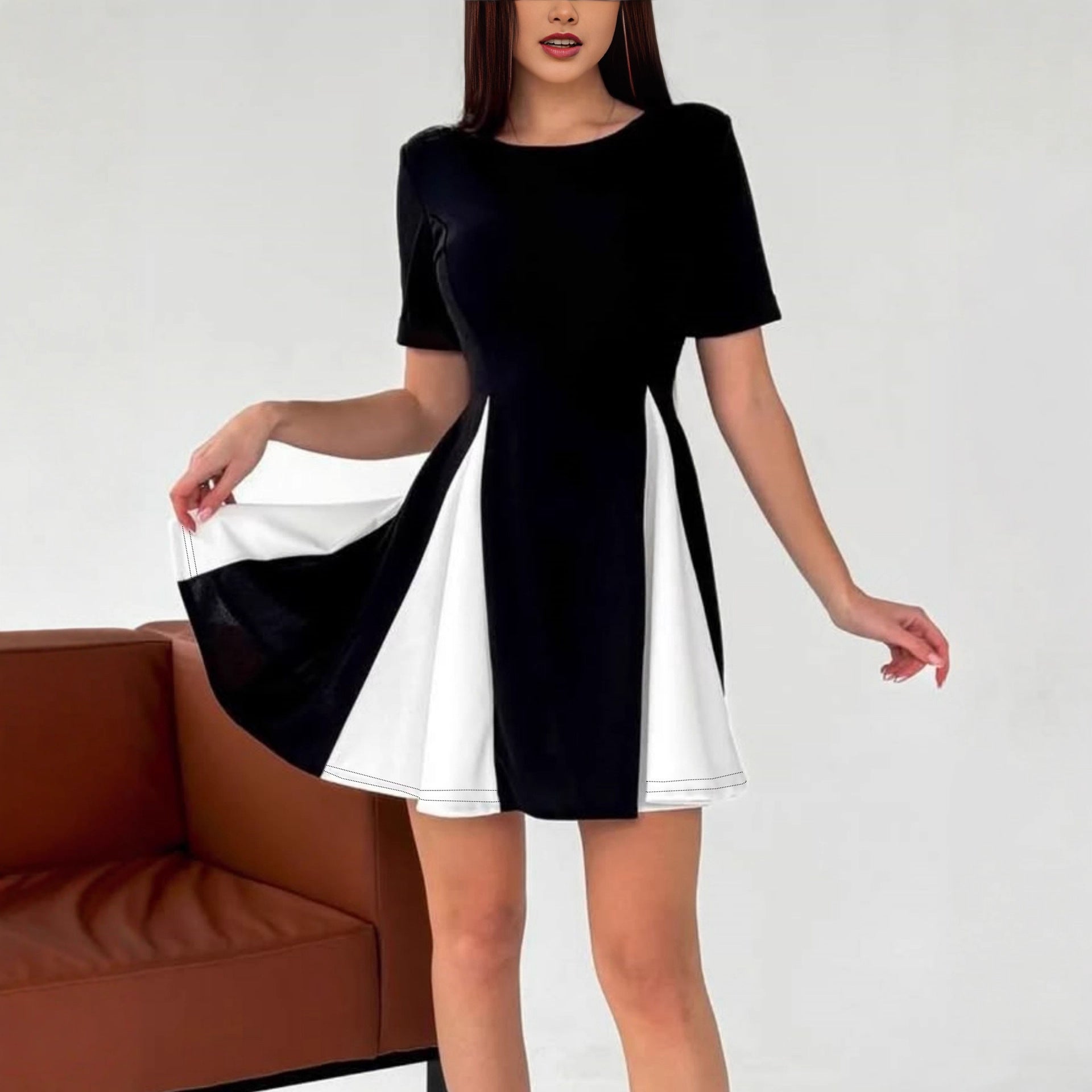 Black White Stitching round Neck Short Sleeved Dress Imagen principal del producto