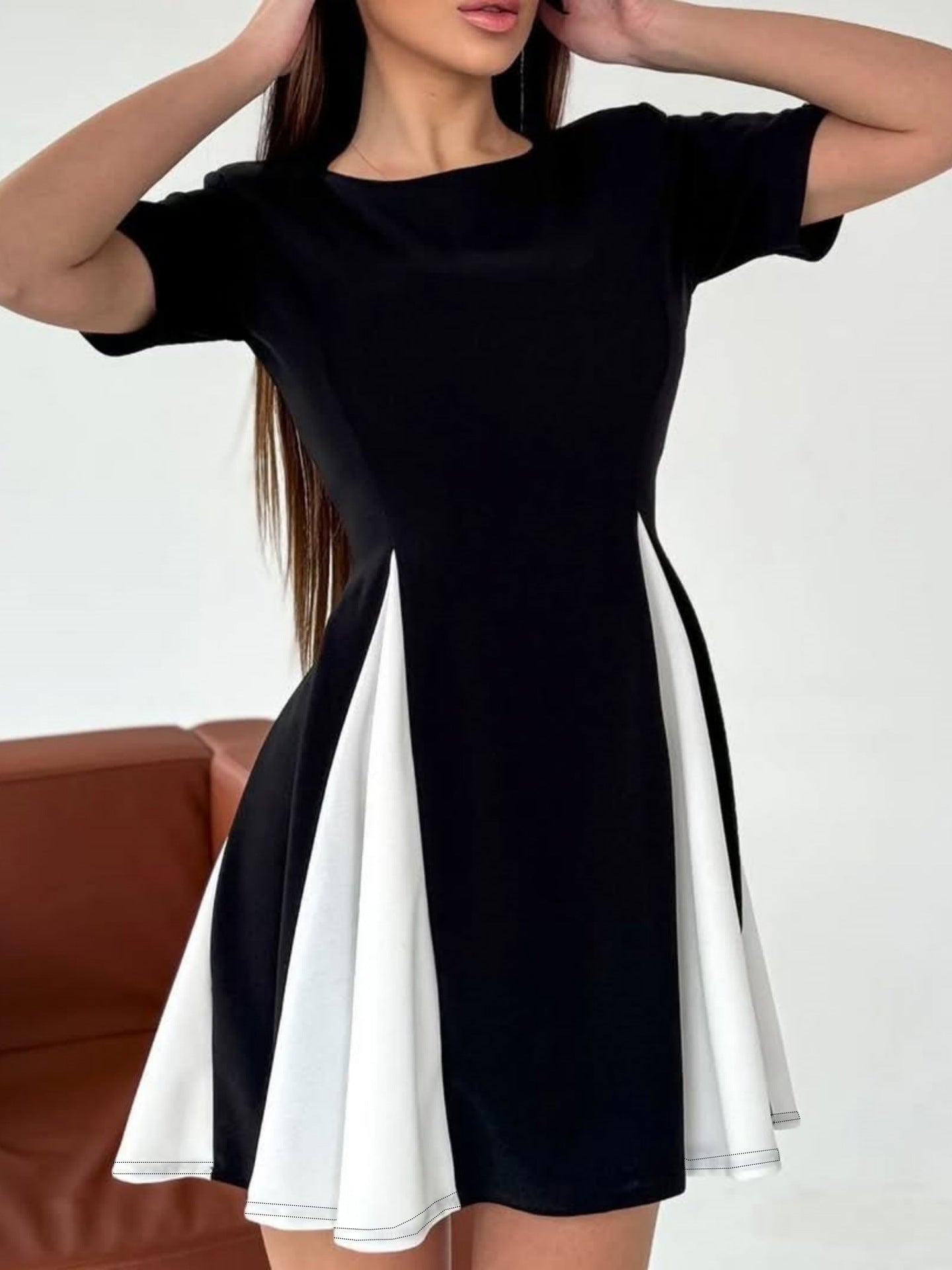 Black White Stitching round Neck Short Sleeved Dress