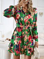 Temperament and elegant V-neck printed waist dress with belt
